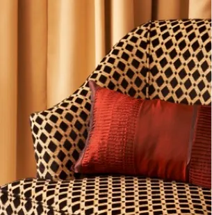 Coussins décoratifs géométriques noir, beige et rouge confectionnés par L’Atelier de Lolie